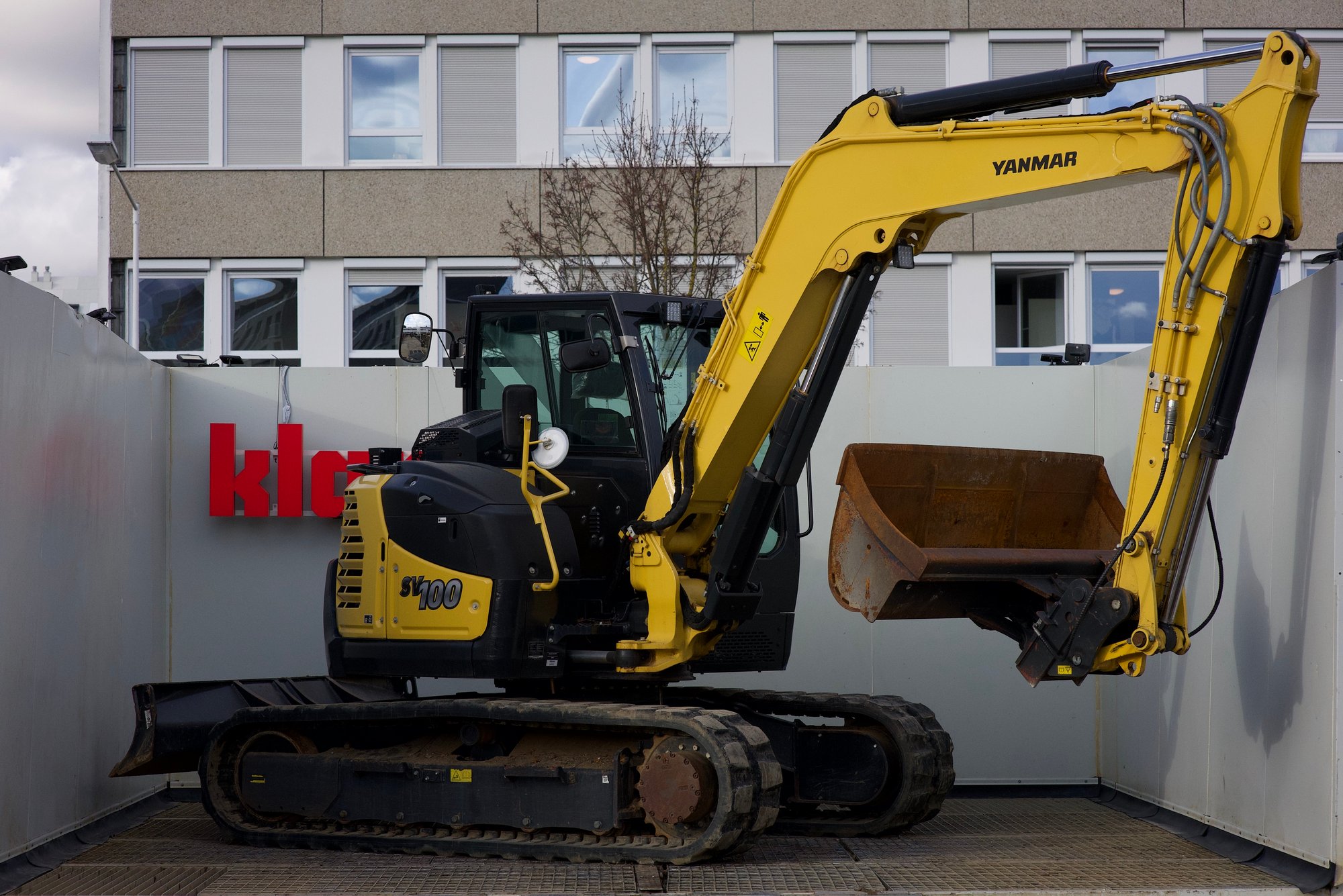 Bagger-SV100GB001-Seitenansicht