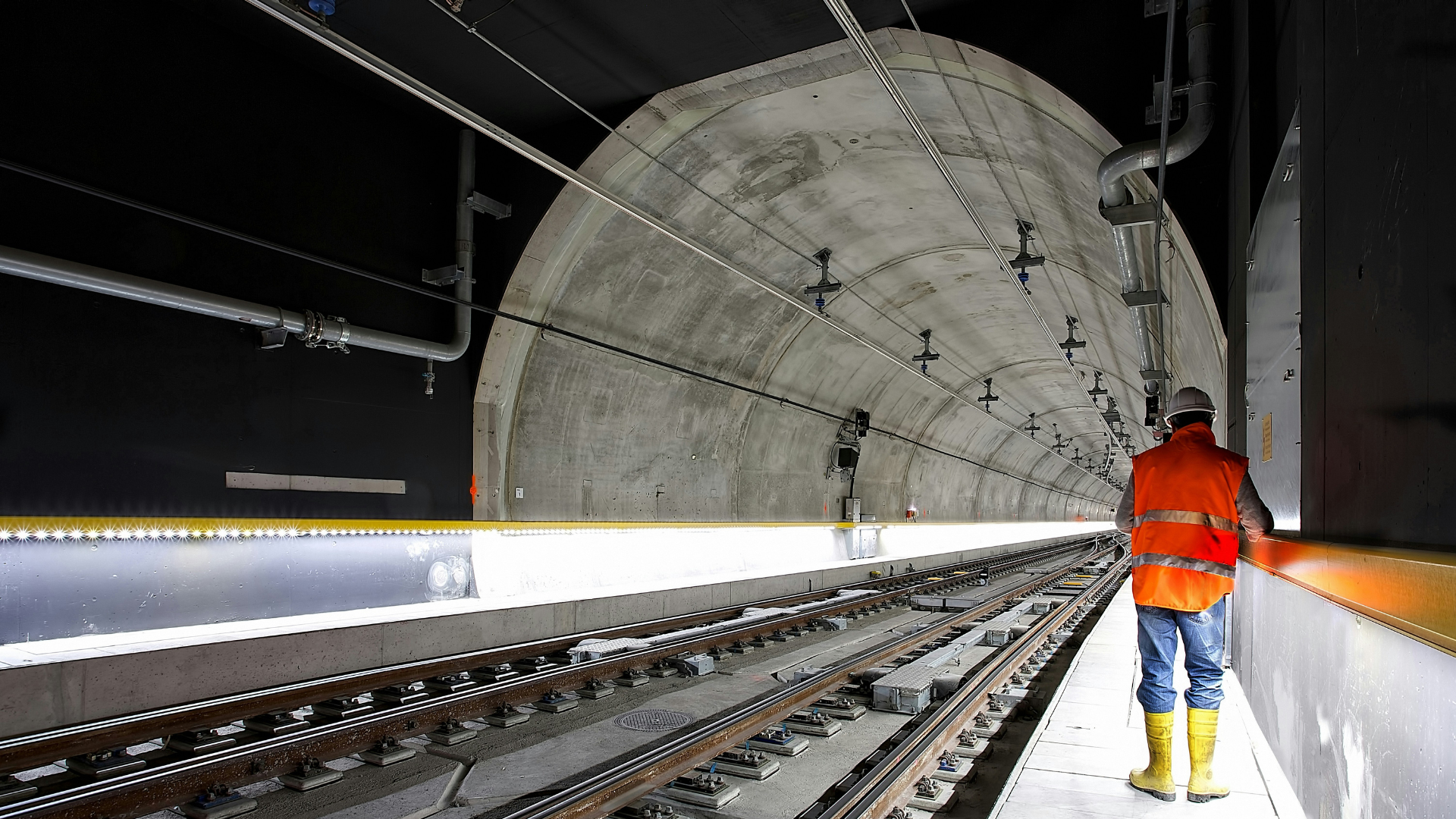 Bauarbeiter in einem Tunnel